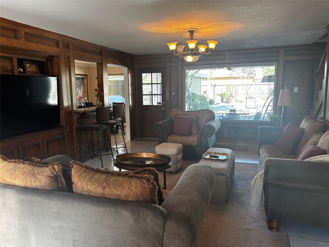 Building Photo - 11418 Chevy Chase Dr