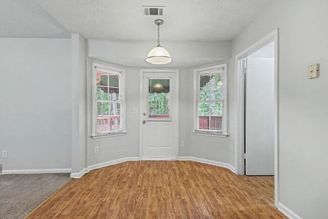 Building Photo - 3BR/2BA Ranch Home in Great School District Near Mall of Georgia!