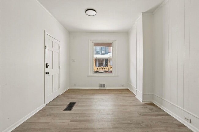Building Photo - 227 N Simpson St