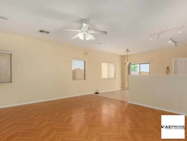 Building Photo - Great House