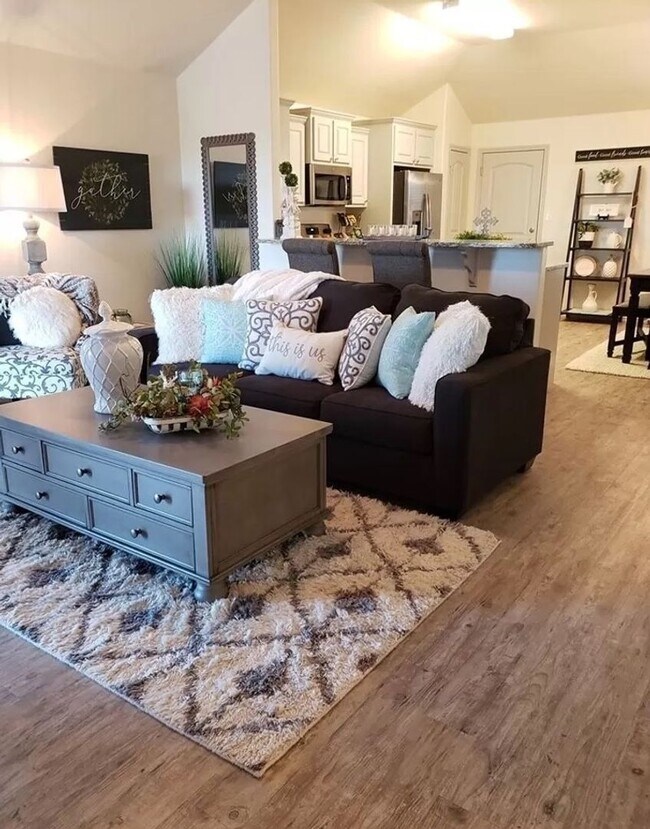 Building Photo - Rare 4 Bedroom Available 10/14/24 In Frenship