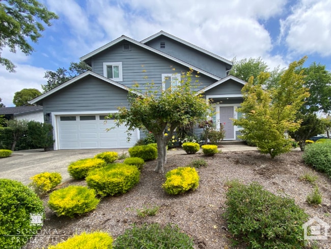 Primary Photo - 2BD/2BA Upstairs Duplex with Garage