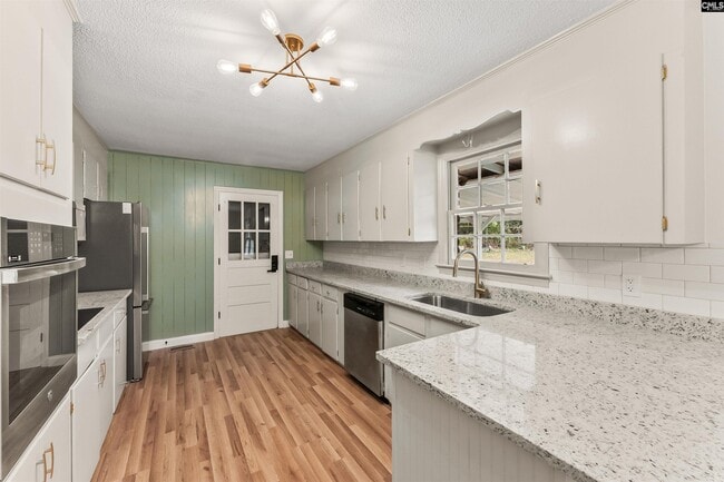 Building Photo - 7416 Parkview Dr