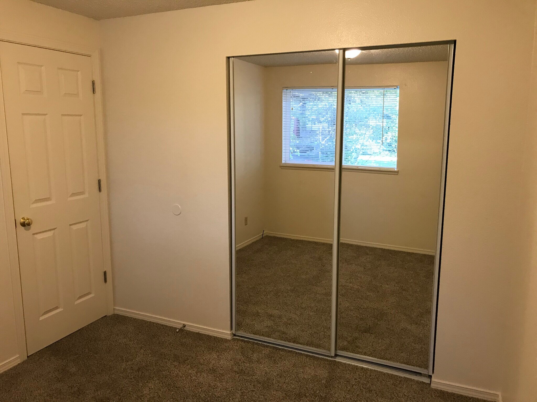 Building Photo - 14713 132nd Ave E