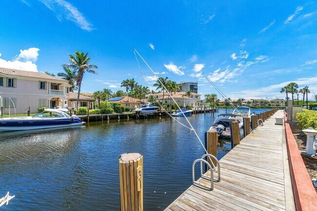 Building Photo - 899 Jeffery St