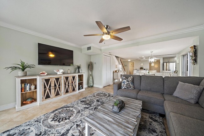 Building Photo - 353 S US Hwy 1