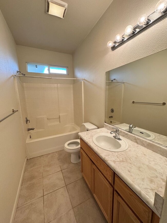 Building Photo - Lovely Home in Cottonwood!! (Lake California/Privately Gated Community)