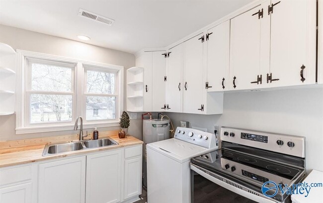 Building Photo - 401 12th Ave NW
