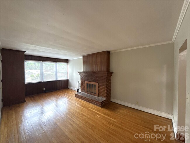 Building Photo - 2000 Weststone Dr