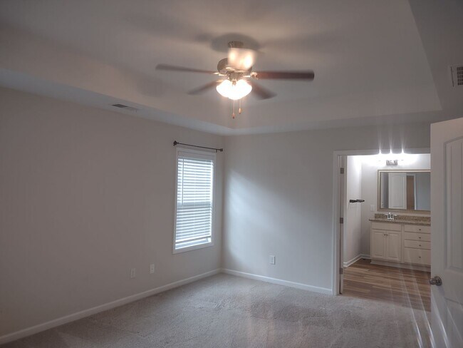 Building Photo - Wonderful Two Story Four Bedroom Three Full Bathrooms Home in Elgin SC