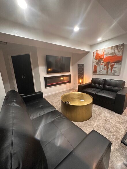 Lower Leve - 5536 W 115th Pl