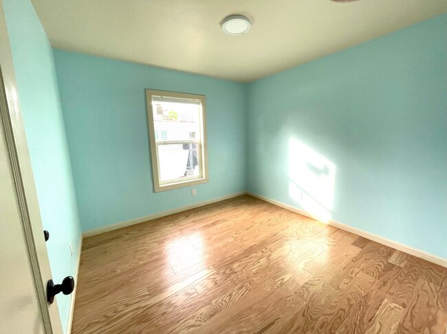 west bedroom - 1636 Ward Street