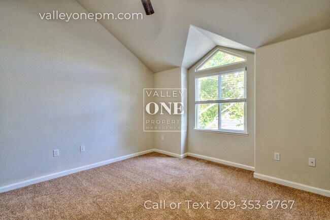 Building Photo - Rare vacancy opportunity in Turlock's fine...