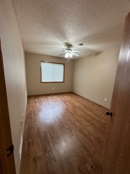 Building Photo - 1521 6th St E