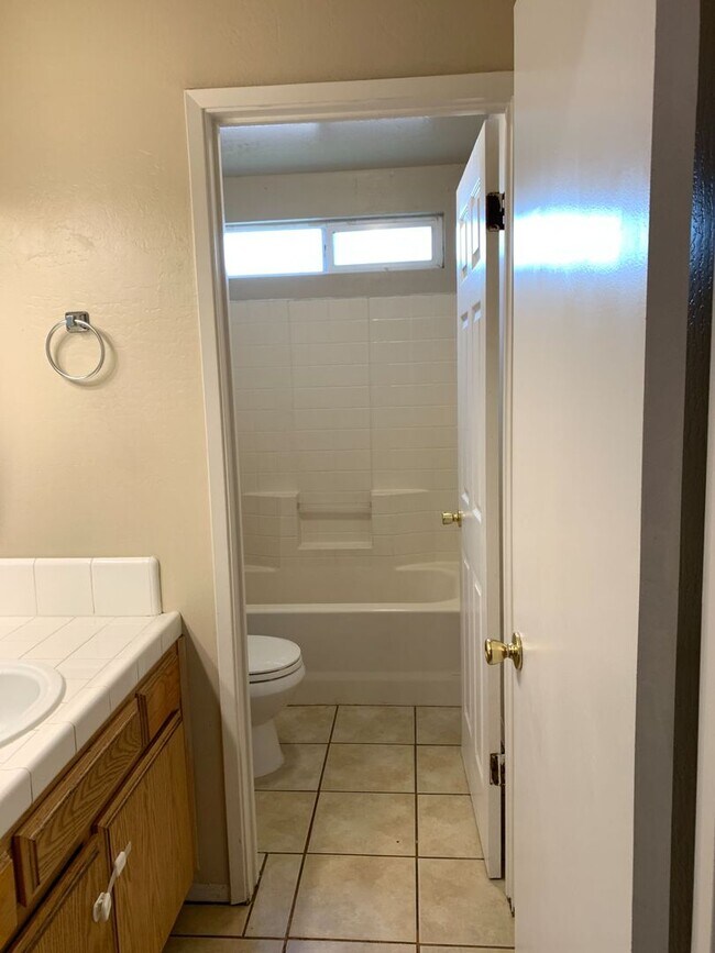Building Photo - 6204 Straub Ln