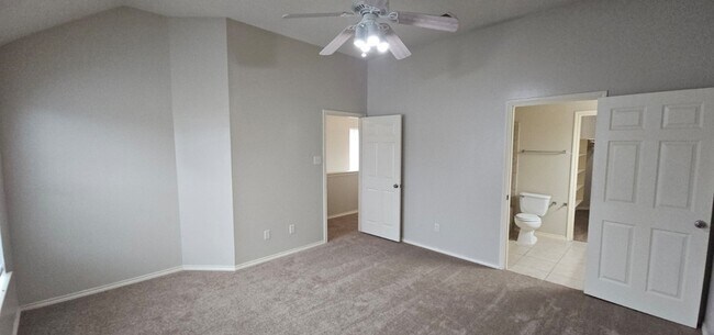 Building Photo - 706 Woodport Ln