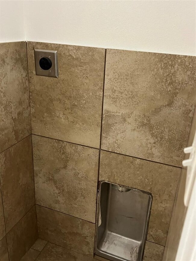 Building Photo - 1038 Trail Driver Cove