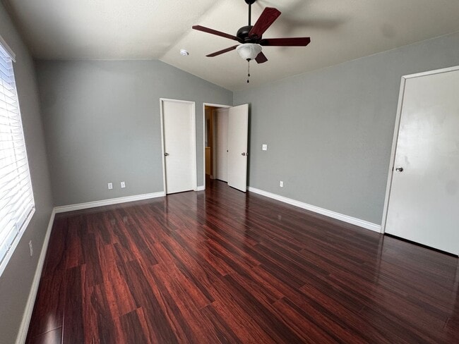 Building Photo - Amazing House For Rent