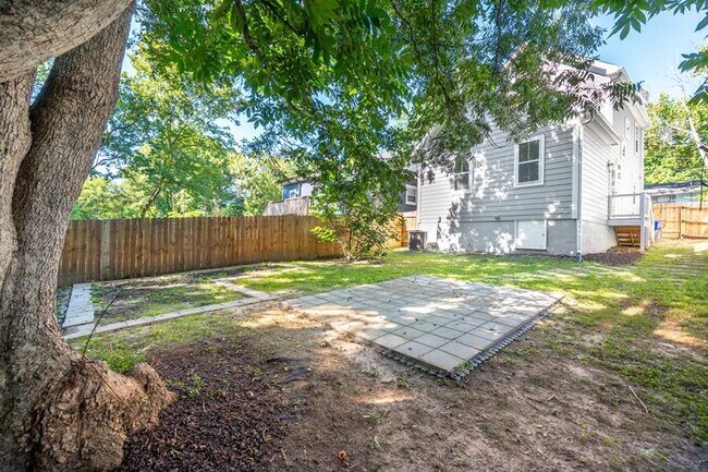 Building Photo - 303B Truce Street, Durham NC  27703