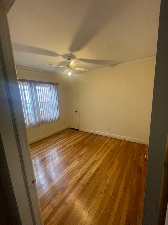 Building Photo - 15111 Winthrop St