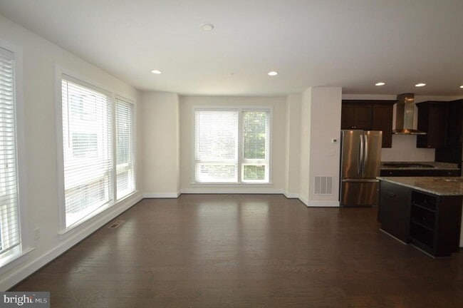 Building Photo - 408 Stabler Ln