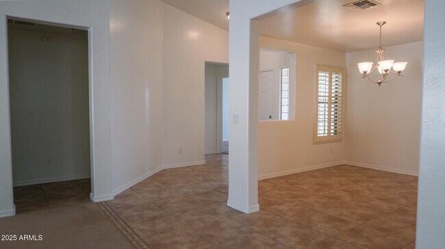 Building Photo - 25564 W Magnolia St
