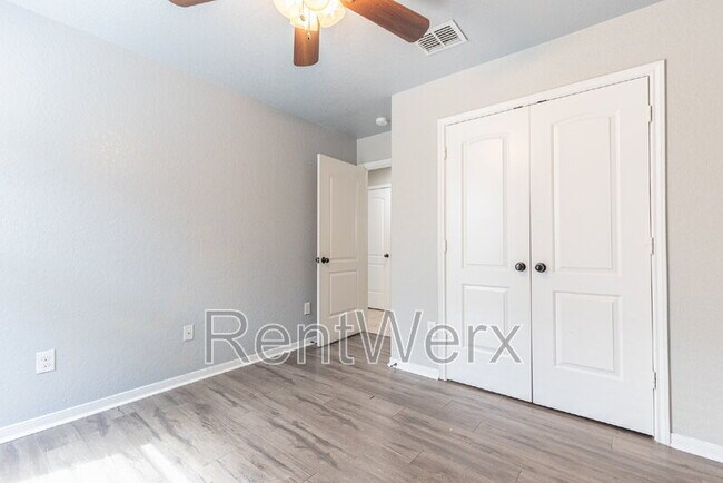 Building Photo - 5815 Southern Knoll