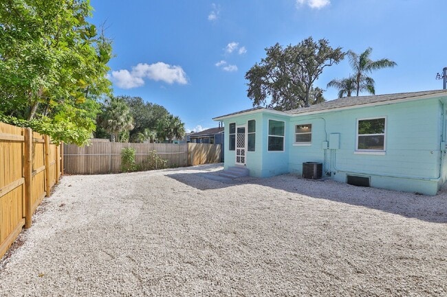 Building Photo - 867 53rd Terrace N