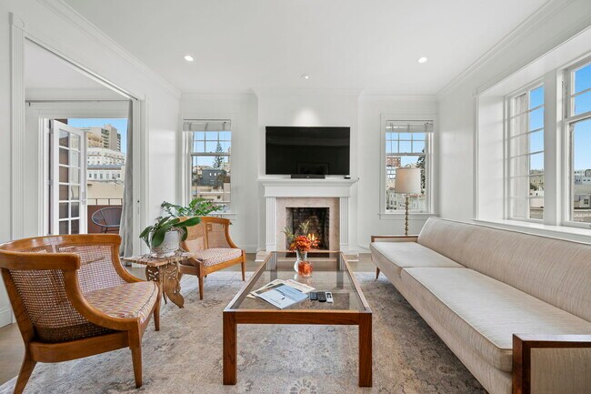 Building Photo - 1450 Greenwich St
