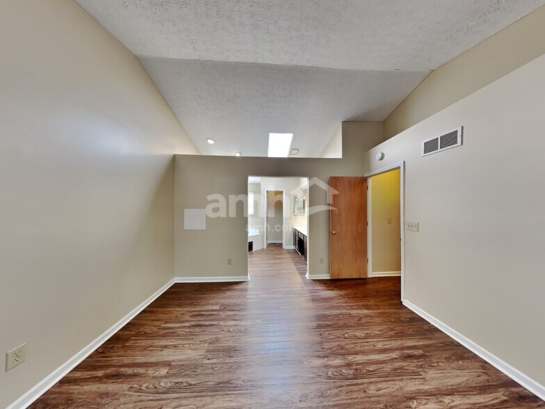 Building Photo - 1466 Cinnamon Dr