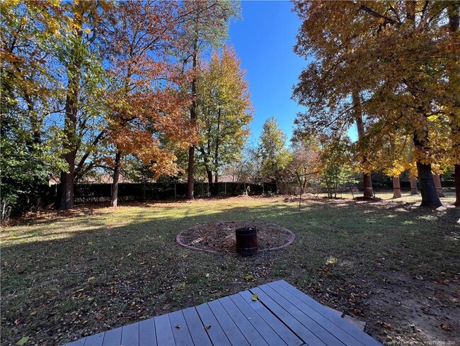 Building Photo - 236-236 Ramona Dr