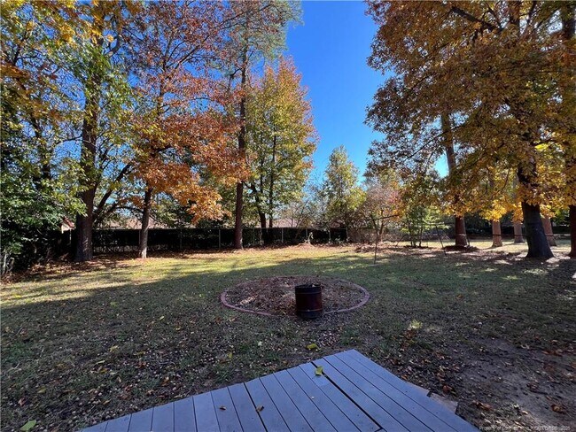 Building Photo - 236 Ramona Dr