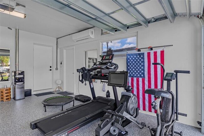 Building Photo - 160 SE 3rd Ct