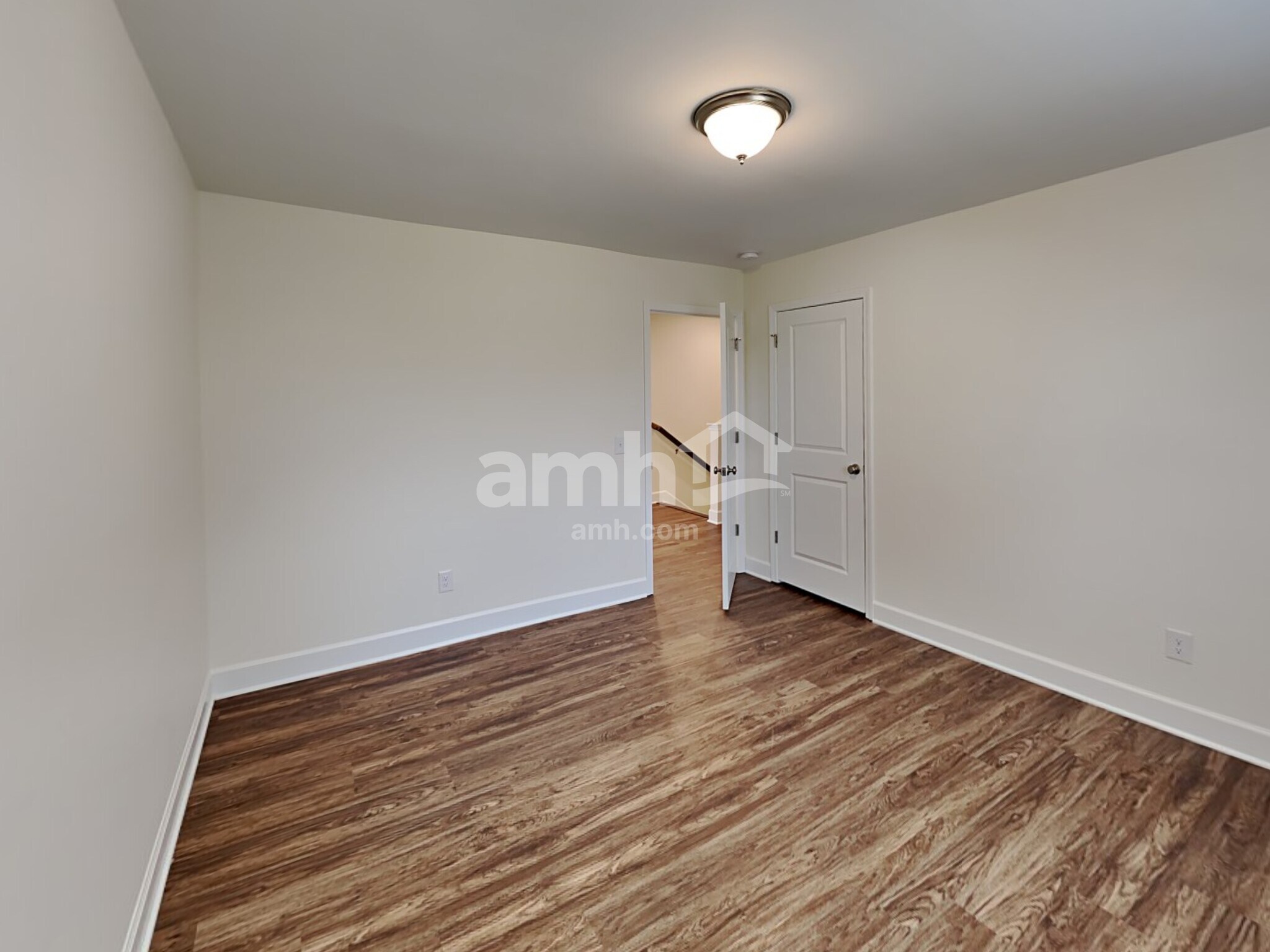Building Photo - 3028 Esquire Dr