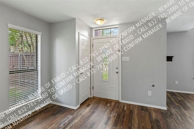 Building Photo - 473 Leisure Ln