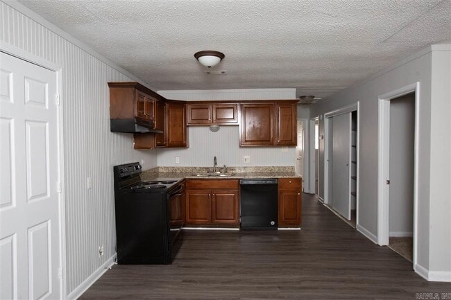 Building Photo - 604 Dorothy Dr