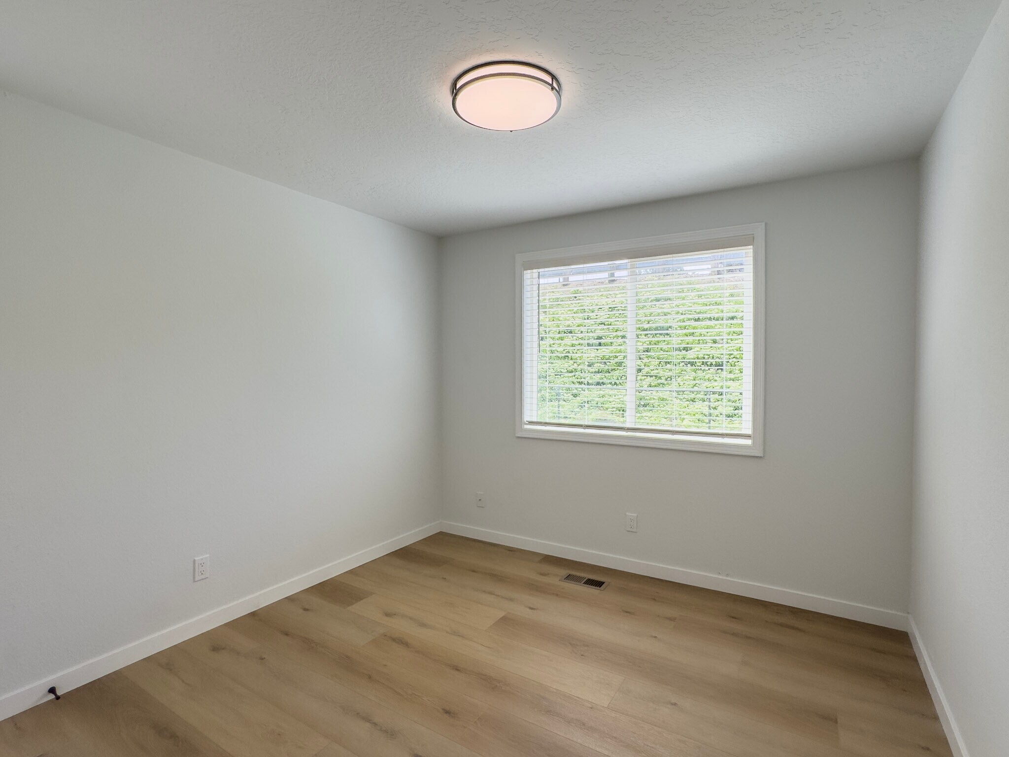 Building Photo - 853 N Gossett Pl