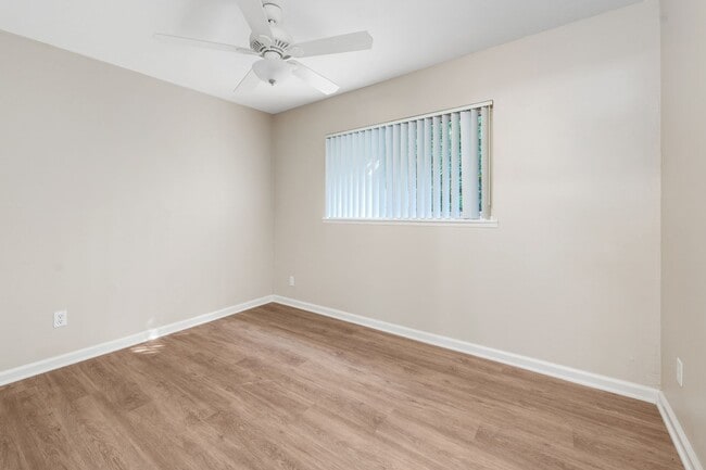 Building Photo - Single Family House