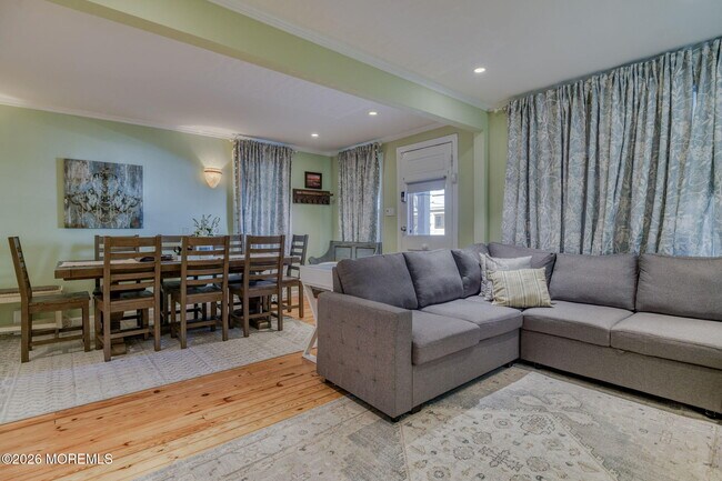 Building Photo - 26 Heck Ave