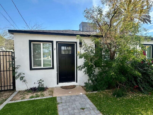 Building Photo - 1447 E Mountain View Rd