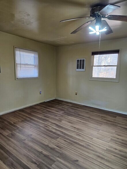 Building Photo - 8838 Cloudcrest Dr