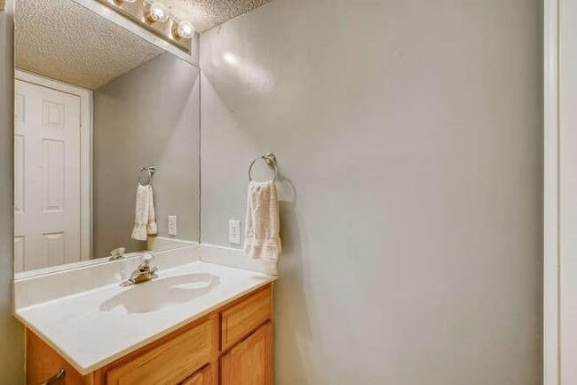 Building Photo - 2201 Warfield Way