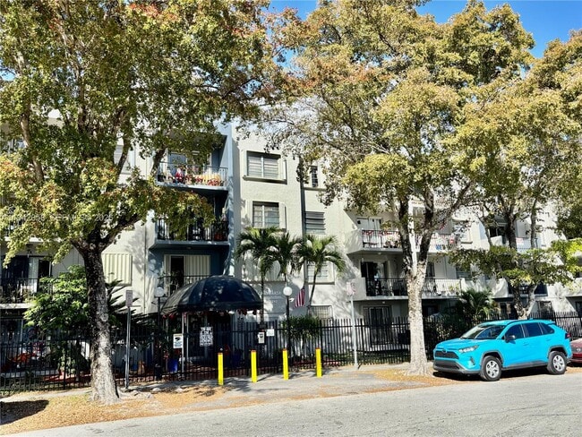 Building Photo - 3181 SW 13th St