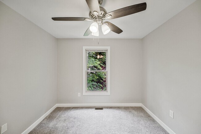 Building Photo - 4287 Exeter Dr