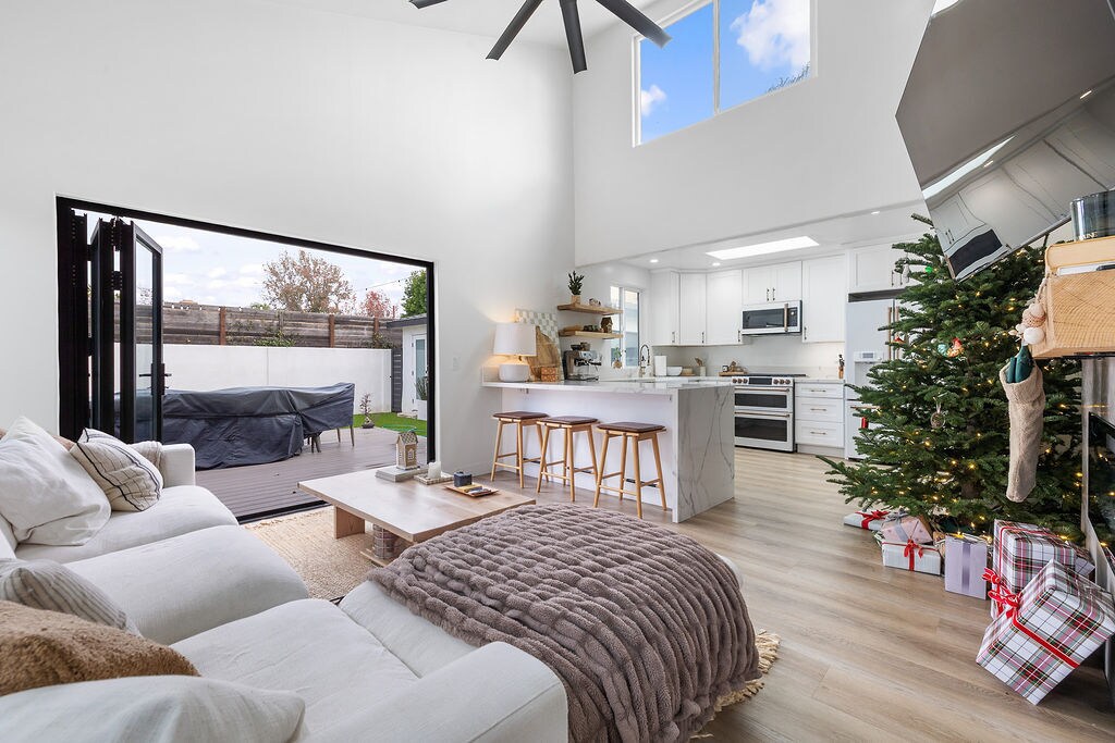 Building Photo - 236 Camellia Ln