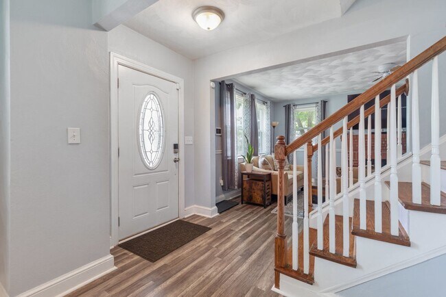 Building Photo - Welcome to this beautifully maintained 4-b...