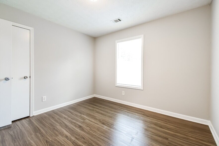 Building Photo - 6603 Eastbriar Dr