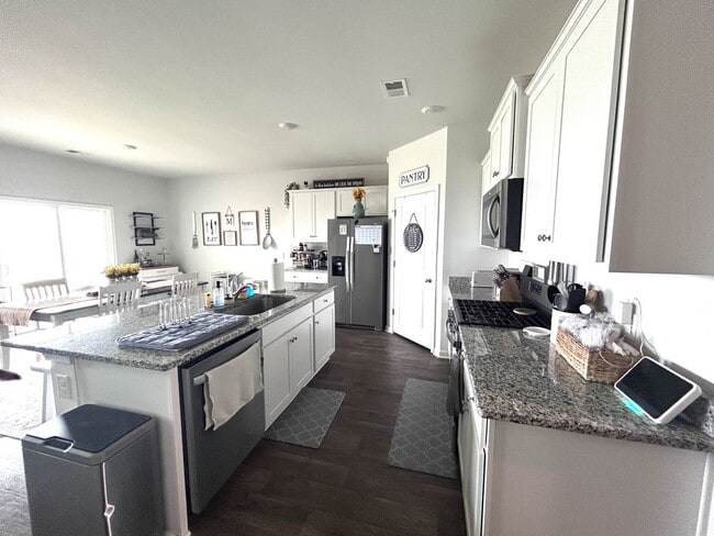 Building Photo - Spacious 4BR Ranch Home in Cane Bay!