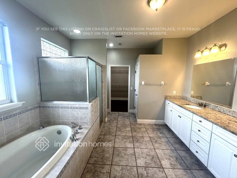 Building Photo - 2909 Dunhill Cir