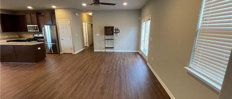 Building Photo - 303 Eagle Brook Ln